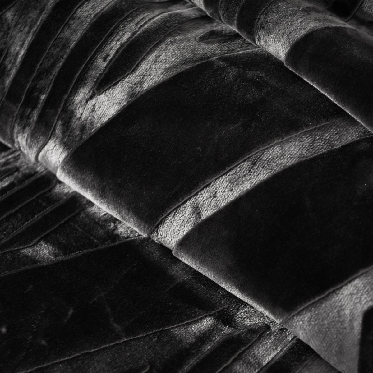 بطانية محفورة