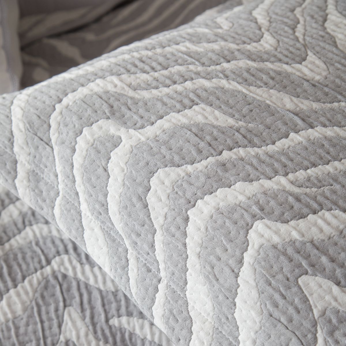 Timeless Bedspread Set